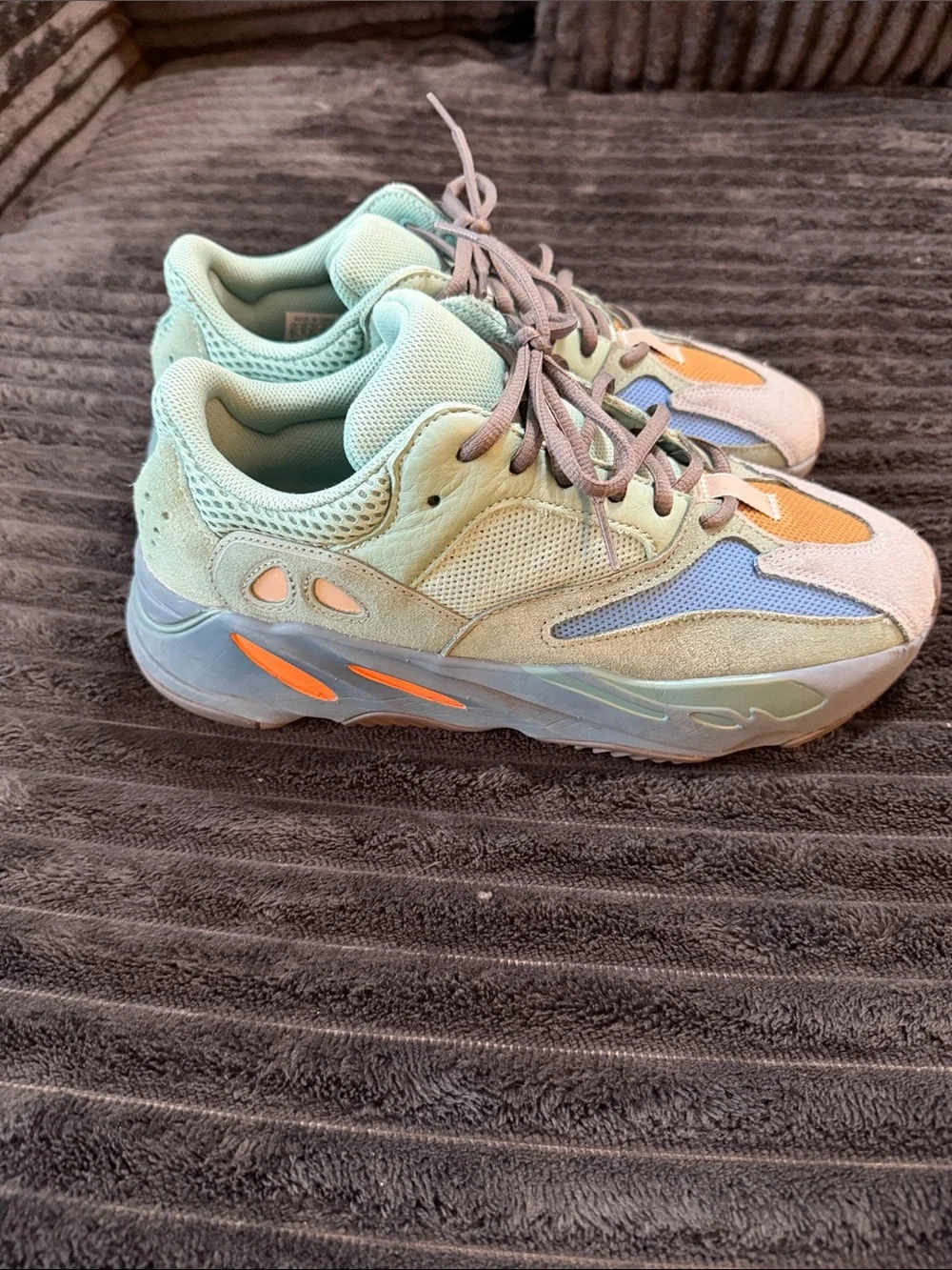 Adidas Yeezy boost 700